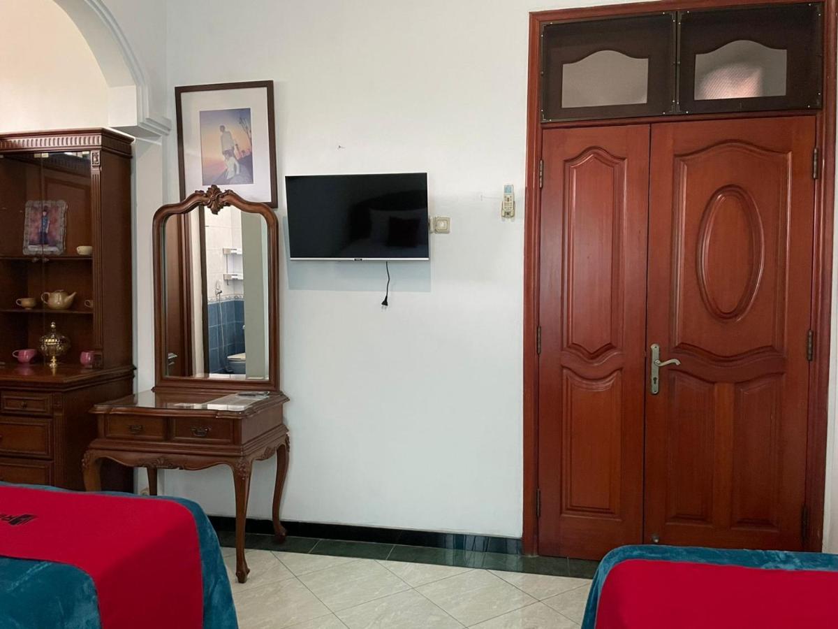 RedDoorz Syariah @ Karang Pilang Hotel Karangpilang Bagian luar foto