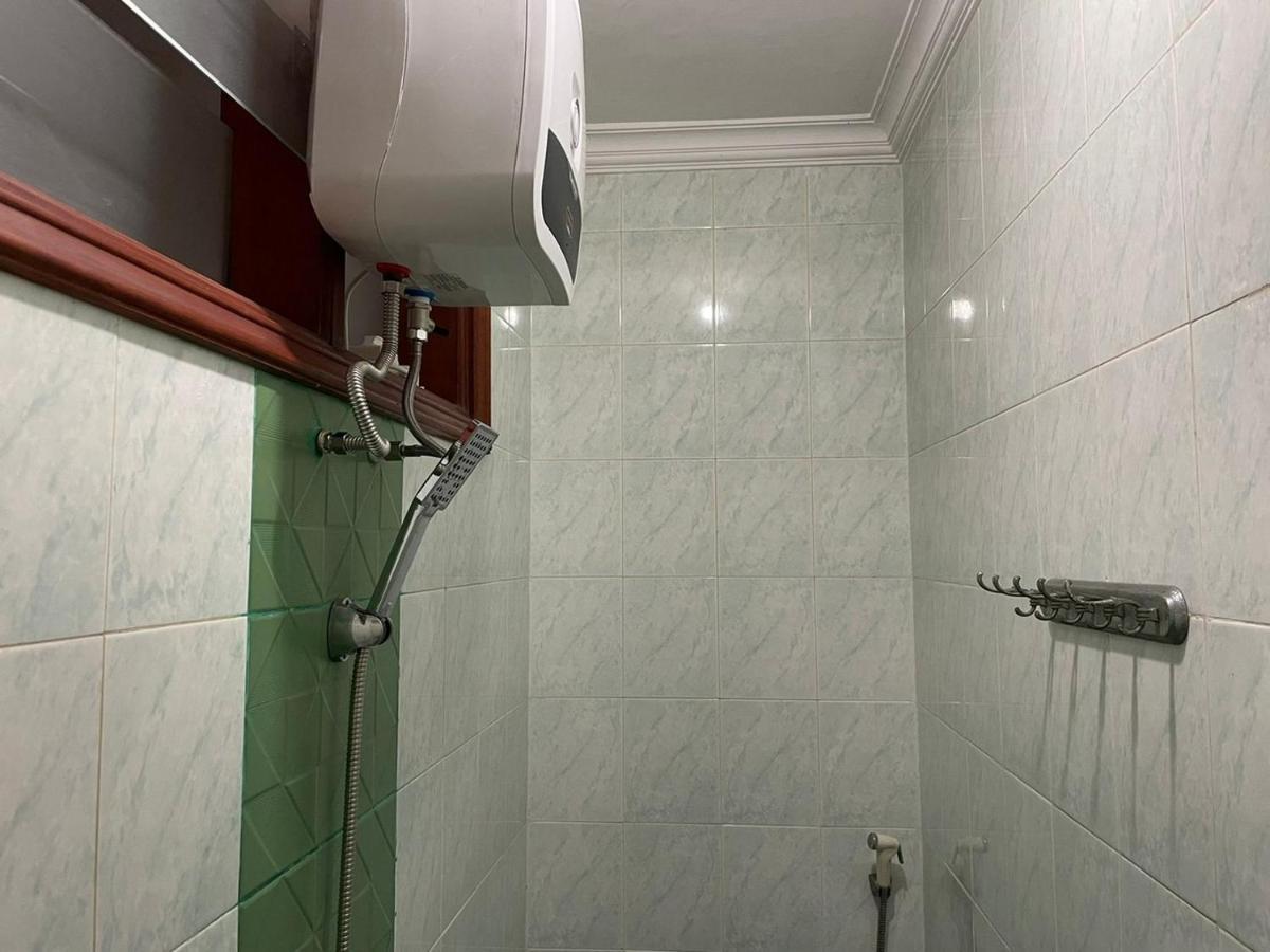 RedDoorz Syariah @ Karang Pilang Hotel Karangpilang Bagian luar foto