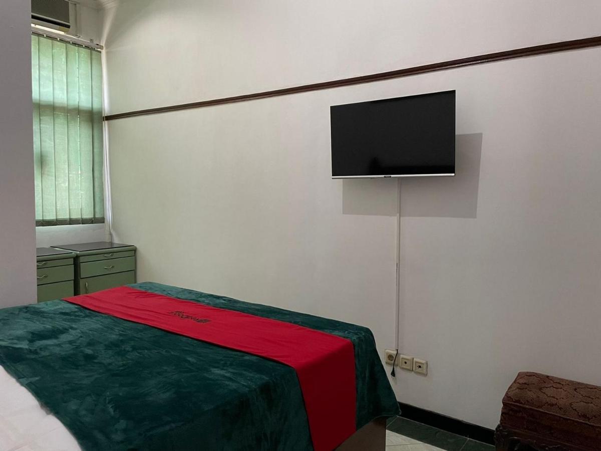 RedDoorz Syariah @ Karang Pilang Hotel Karangpilang Bagian luar foto